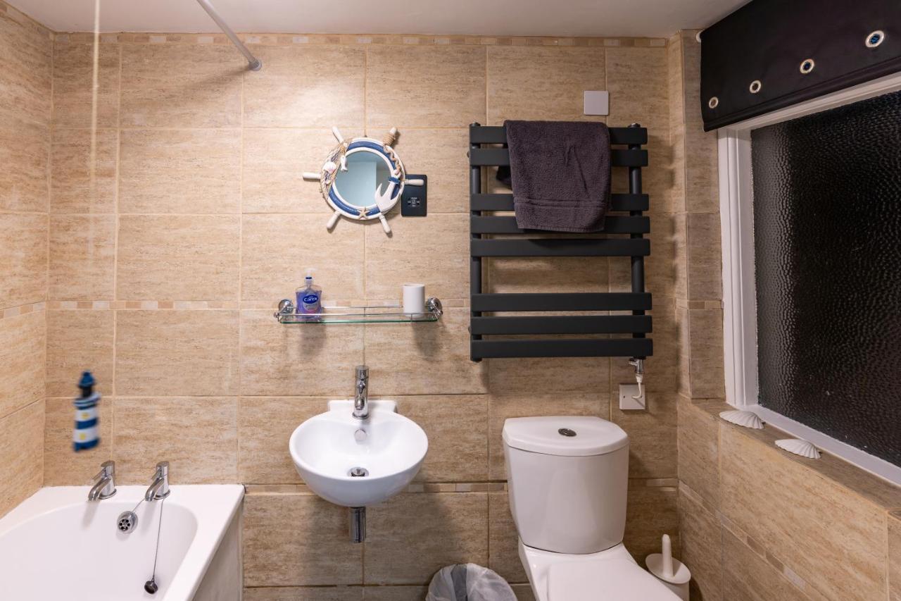 Looe Self Catering Apartment Bagian luar foto